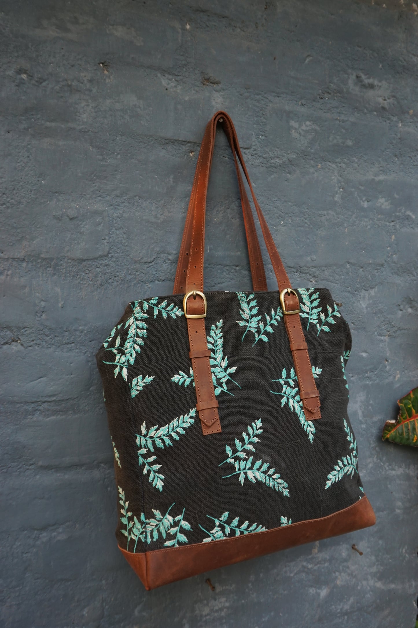 The Bass Tote | Bærekraftig Håndlaget Totebag i Jute