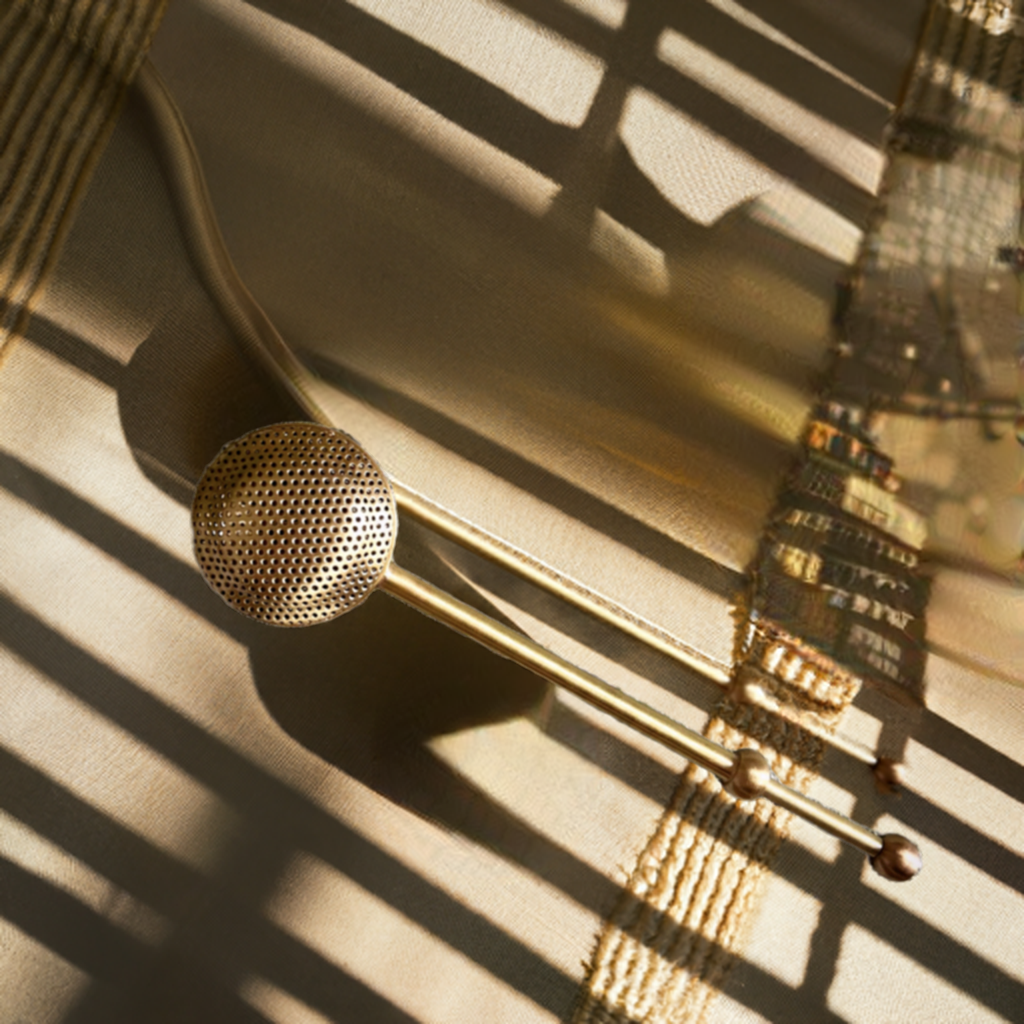 Fill & Dip Tea Infuser – Brass Finish