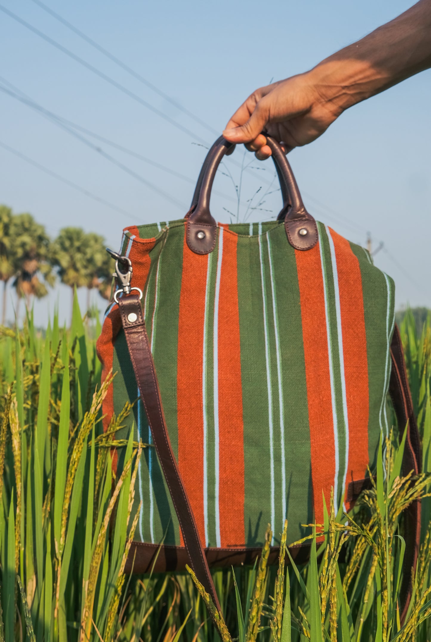 The Striped Forager Bag – Håndvevd strandveske og markedsnett i naturfiber