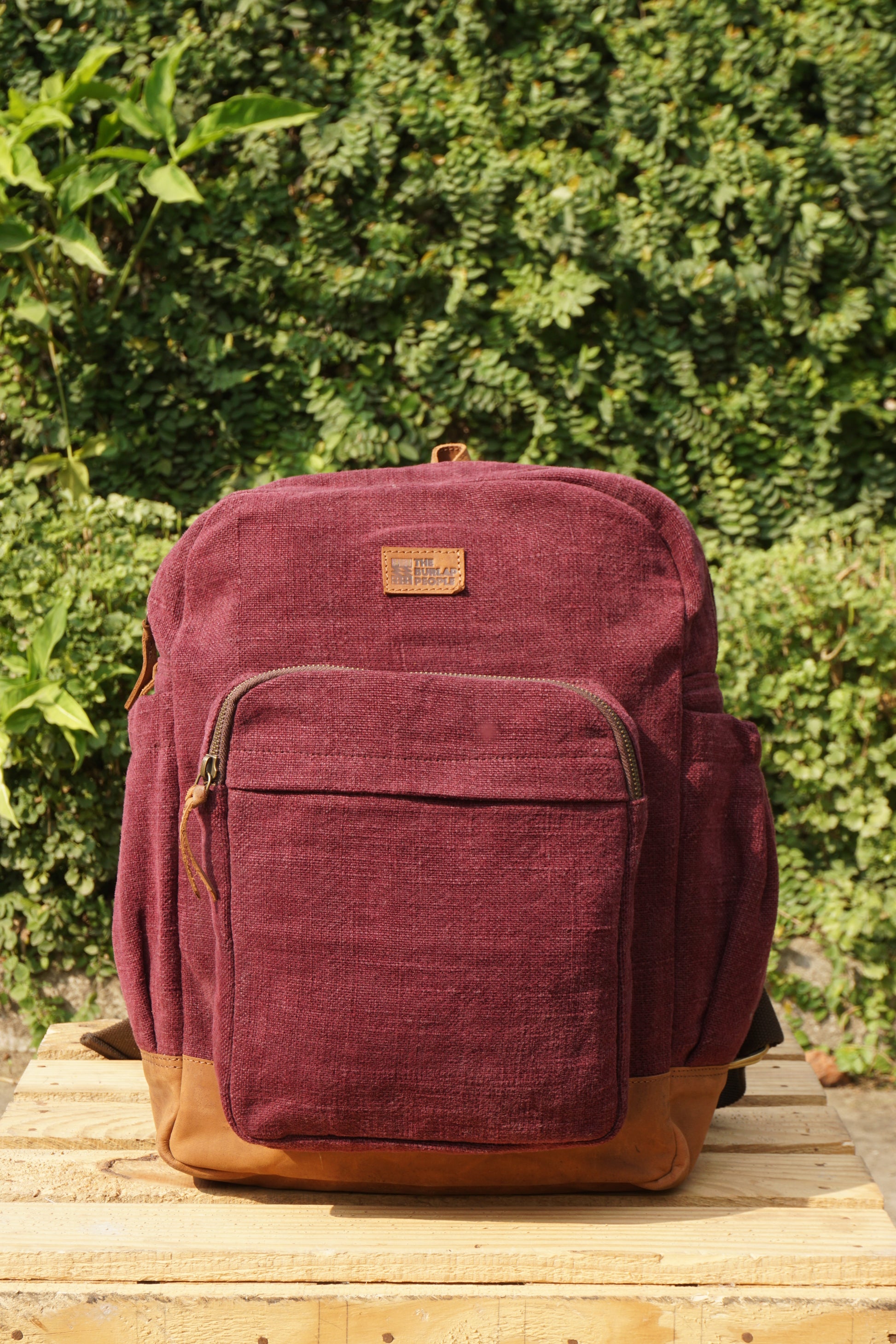 38cm handmade jute backpack with sturdy leather base for laptops